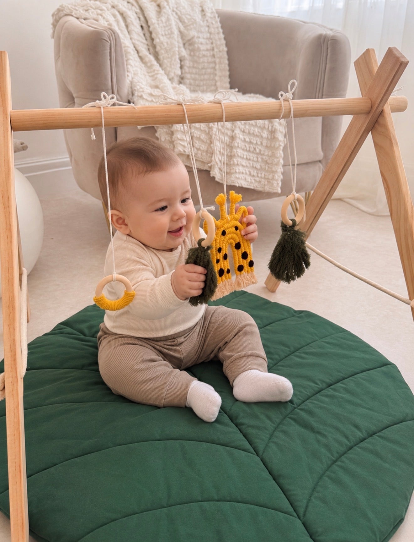 100% Cotton Leaf-Shaped Quilted Baby Play Mat – Forest Green