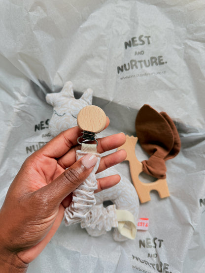 Cream Leaves Giraffe Baby Gift Set | Rattle, Teether & Pacifier Clip